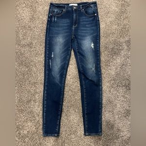 KanCan High Rise Dark Wash Skinny Jean in excellent condition. Size 29